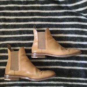 Everlane Chelsea boot